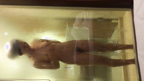 2014 12 13 093630 New Through The Looking Glass Bath