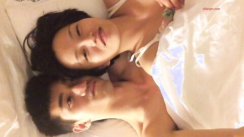 26 Little Couple Playing Big Head Selfie
