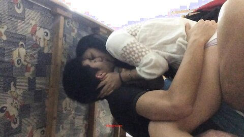 27 Little Couple Keeps Playing