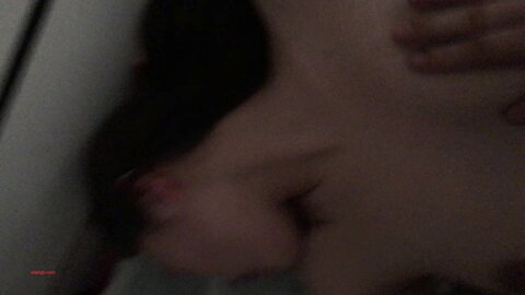 2 Half Exposed Face Is A Beautiful Woman Unfortunately The Time Is Relatively Short The Picture Is A Bit Dark