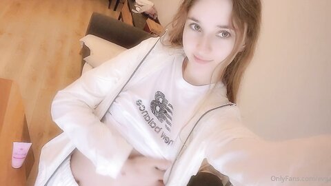 Evaava 30 01 2023 2754961098 My Boobs Are So Swollen After Running П÷≤Ёп÷╓╜