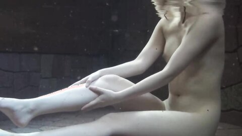 R-666 Beautiful bathing with boobs