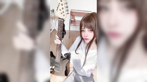 [Cosplay] Byoru - Hitomio16 Guitar sister