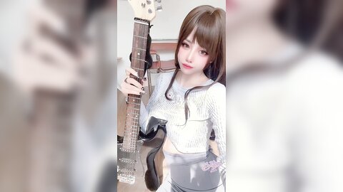 [Cosplay] Byoru - Hitomio16 Guitar sister