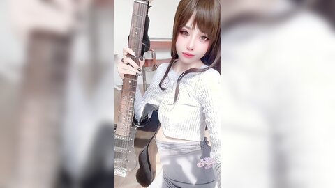 [Cosplay] Byoru - Hitomio16 Guitar sister