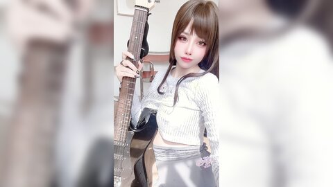 [Cosplay] Byoru - Hitomio16 Guitar sister