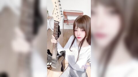 [Cosplay] Byoru - Hitomio16 Guitar sister