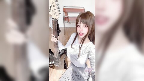 [Cosplay] Byoru - Hitomio16 Guitar sister