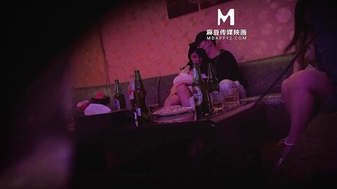 MD-0295蔡姓偶像多人运动火爆全网