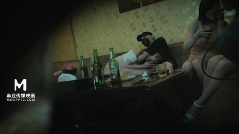 MD-0295蔡姓偶像多人运动火爆全网