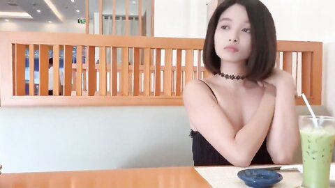 Japanese girl peeing on restaurant and show her pussy