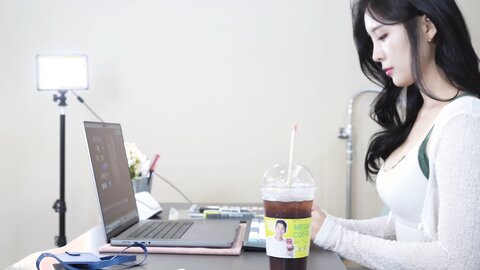 SUB꽃빵 대표의 오피스 공개 Welcome to my Office