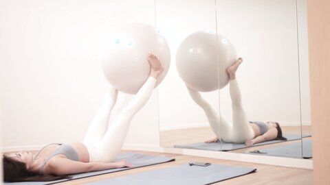 짐볼로 스트레칭⚪⧸ Yoga and Pilates with gym ball⚪⧸ 요가 필라테스 다양한 자세