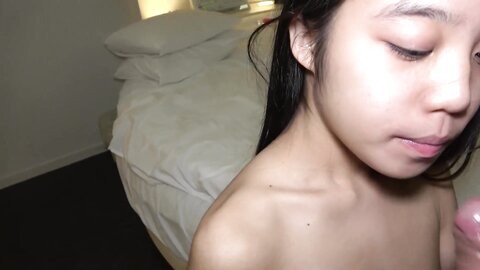 3794100-2 Super slim girl ♥ She looks mature and shows off her drooling blowjob ♥ In return, she gives away a generous amount of Nakadashi! High quality version & with review bonus!