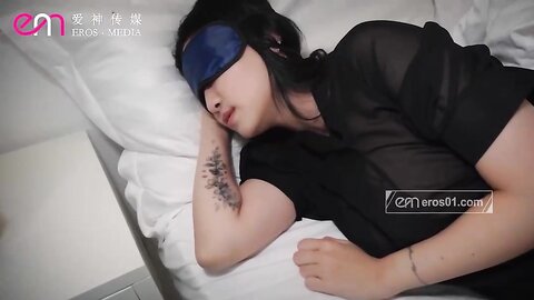 EMX028清晨调教美乳大嫂