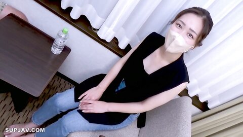 3828676 *Re-release* [Extremely erotic good onna] Bright, stylish and beautiful Kamitama Onesan`s first time live cum inside sex. She is an erotic good woman who screams with pleasure and tightens up against ...