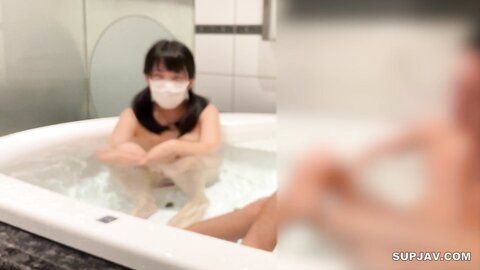 3869345 [Saki (21 ans), qui n`a jamais embrassé de sa vie, agonise après 8 ans de sexe [1h 40m] [impression dans le bain].