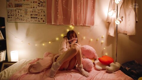 MOON-003 [Uncensored] The Final Kiss Train Kisses With A Beautiful Girl Over And Over Again In An Empty Car Alone With No...