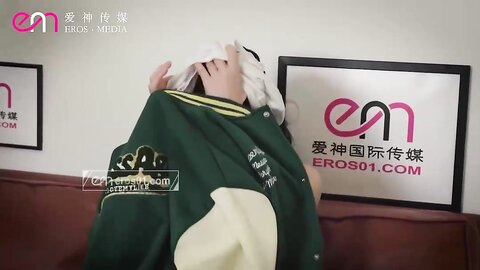 EMX029美少女球经被下药