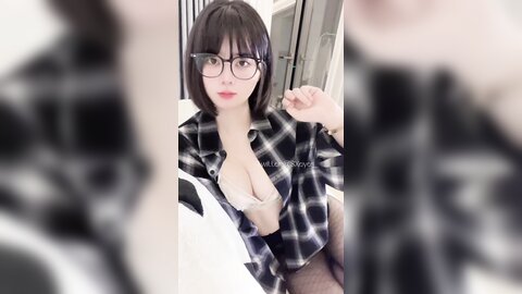 動画肉糸レースの下着＋網タイツ (2)