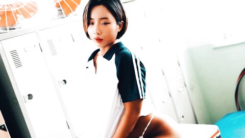 [Loozy] Booty Queen - Gal in a Shool Warehouse (2)