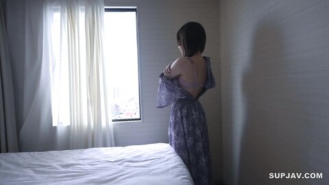 3903075 First time filming, face to face! A video creator who works in my office pretends to have feelings for me and approaches me, and I give her two consecutive live cumshots! I never thought I`d be expose...