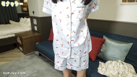 3935912 Exclusive50%OFF![Pajamas★Monashi]Pajamas de Ojamama ♥ Beautiful slender woman of outstanding style, height and weight only 38kg ♥ Clean and mature JD becomes erotic ♥ Thick cock enters the very thin b...