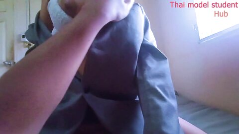 Thai Woman Car Seller คลิปหลุดไทย เซลล์ขายรถชวนลูกค้ามาเย็ดถึงห้องนอน