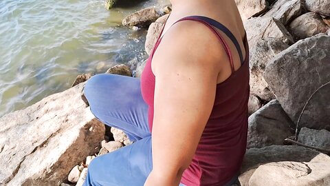 කමේ යන එකිට එකෙක් සෙට් වෙලා වැව ලගදි ගලේ තියන් කිම්බ පැලුවා Asian