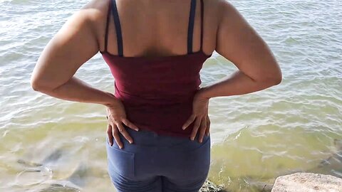 කමේ යන එකිට එකෙක් සෙට් වෙලා වැව ලගදි ගලේ තියන් කිම්බ පැලුවා Asian