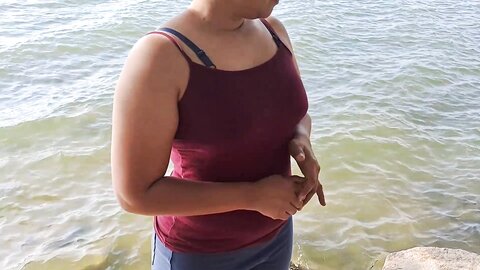 කමේ යන එකිට එකෙක් සෙට් වෙලා වැව ලගදි ගලේ තියන් කිම්බ පැලුවා Asian