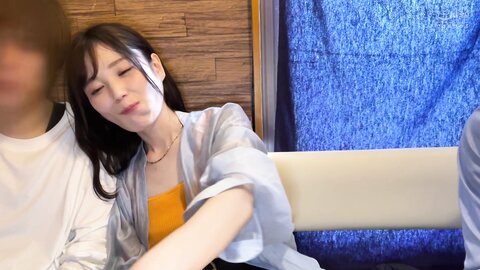 MAAN-917 [No bra -bun journey] Encounter with a couple who is on a date with a completely OUT nipple! In...