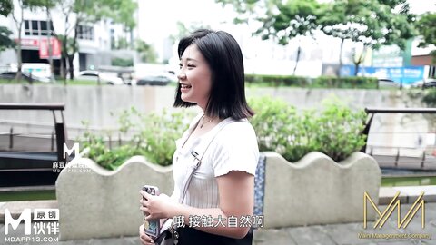 NI-002青春无知女大生惨被沦为性玩具