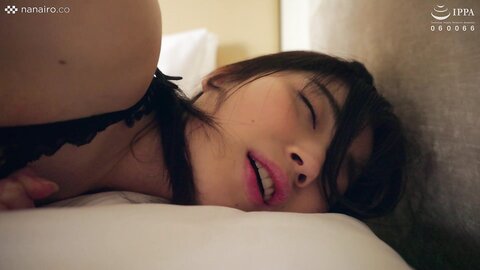 SQTE-503 When A Man Touches Her, Her Smile Suddenly Changes Into A Naughty One. Ladylike And Beautiful Women...