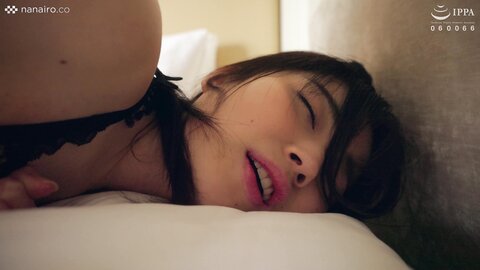 SQTE-503 [4K] When A Man Touches Her, Her Smile Suddenly Changes Into A Naughty One. Ladylike And Beautiful Women...