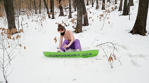 Onlyfans Com Julia Smith  Snowboard Girl Undress In The Woods And Try Nude Ride