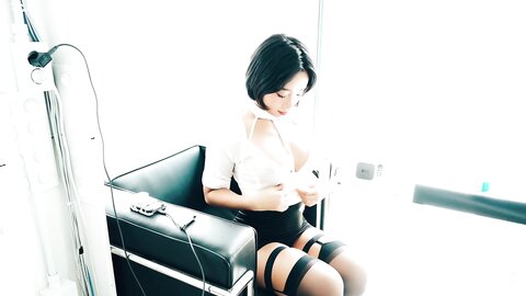 [Loozy] Botty Queen & Yeri - Office Master (3)