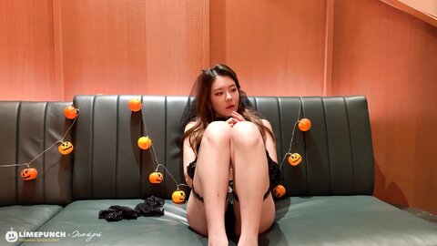 LimePunch Jungmi 정미 - Halloween Special Edition MV 2