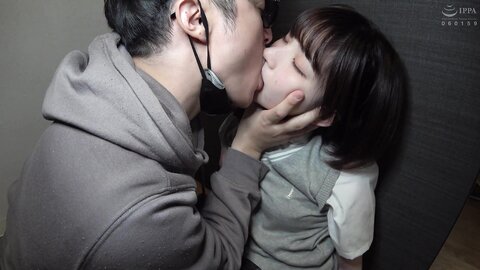 TANF-009 Fainting Sex Play With R-chan, A Panty Shot School Girl I Found In The Neighborhood [Amateur Post]