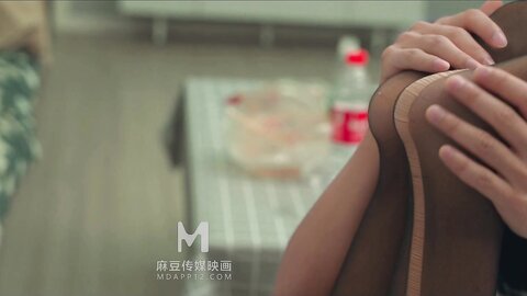 LY-040被黑丝妹妹挑起内心的恋足癖