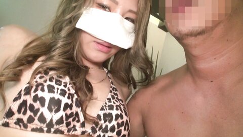 3169915 Exclusive [private filming] cock** ! Une belle femme en bikini léopard super érotique et un coup de sperme brut !