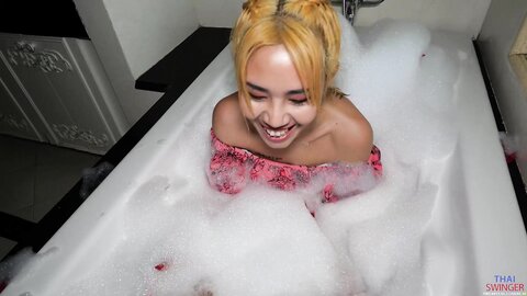 Saturday Disco Creampie 3X Cum With Bee