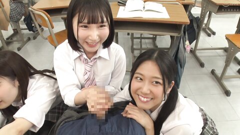 HUNTB-735 “Can You Make It Without Being Found Out ” A Little SEX Inside The Skirt In The Classroom! It...
