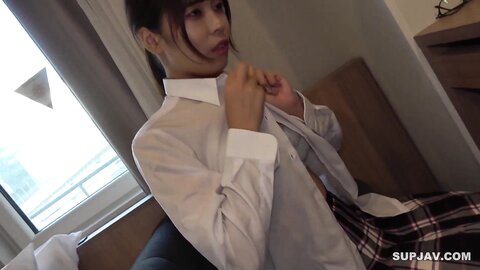 4047777 Exclusive[no] I made Ai (20), a pampered girl, wear a school uniform to remind her of her first sex. Of course, she`s impregnated with plenty of vaginal impregnation and Nakadashi.