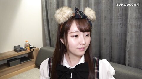 4057629 Mirai, qui est superbe dans une tenue de soubrette, se fait éjaculer puis sucer ! Du sperme* coule de sa chatte !