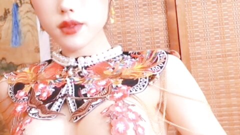 [Cosplay] 钛合金TiTi – 满清服饰（绿娇红姹）