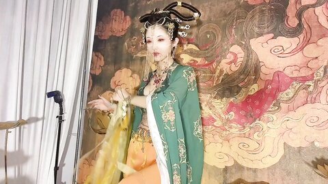 [Cosplay] 钛合金TiTi – 画中仙