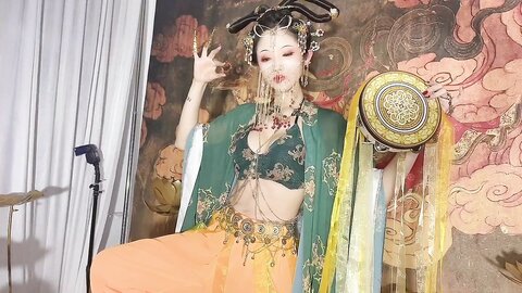 [Cosplay] 钛合金TiTi – 画中仙