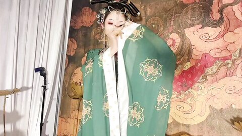 [Cosplay] 钛合金TiTi – 画中仙