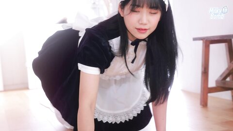MilkyBomb YUI Vol.003 - Maid 2